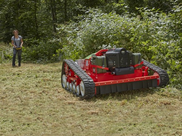 Mower with online tracks